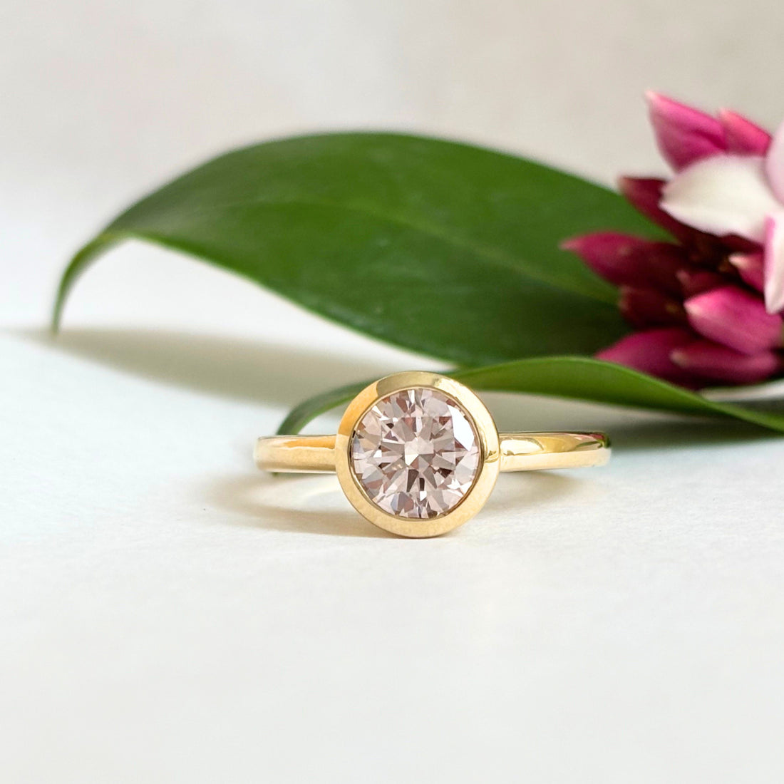 Limited Edition Stella Ring in Yellow Gold with Pink Diamond