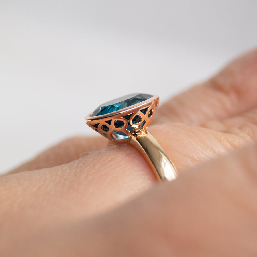 Limited Edition 9K Yellow & Rose Gold Oval Cut London Blue Topaz Ring