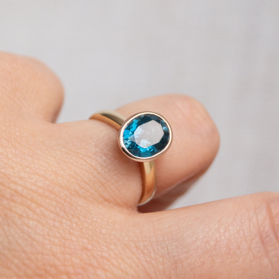 Limited Edition 9K Yellow & Rose Gold Oval Cut London Blue Topaz Ring