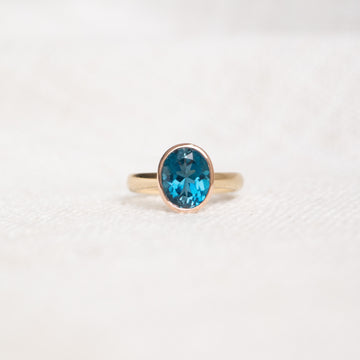 Limited Edition 9K Yellow & Rose Gold Oval Cut London Blue Topaz Ring