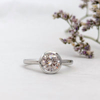 Limited Edition Stella Ring in White Gold with Pink Diamond